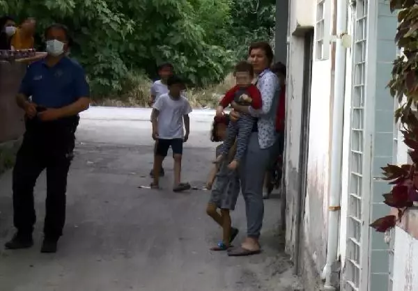Son dakika haber! ADANA'DA, ÇOCUKLARINA ŞİDDET UYGULAYAN KADINA GÖZALTI Son dakika haber! ADANA'DA, ÇOCUKLARINA ŞİDDET UYGULAYAN KADINA GÖZALTI