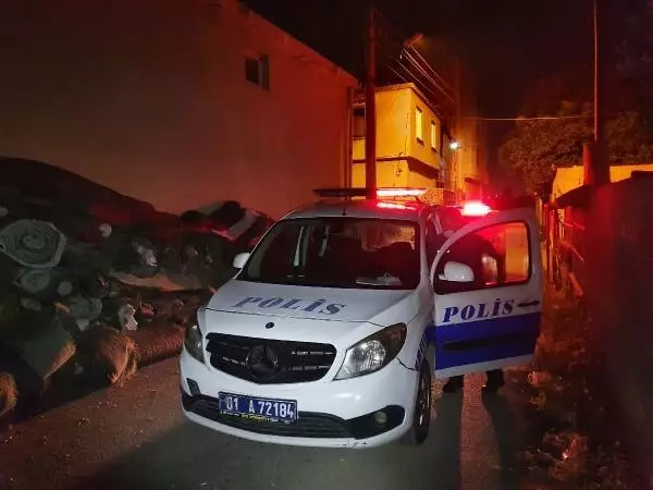 Adana'da motosikletle 5 kilometre kaçtı, yakalanınca 'Polis benim baş tacım' dedi Adana'da motosikletle 5 kilometre kaçtı, yakalanınca 'Polis benim baş tacım' dedi