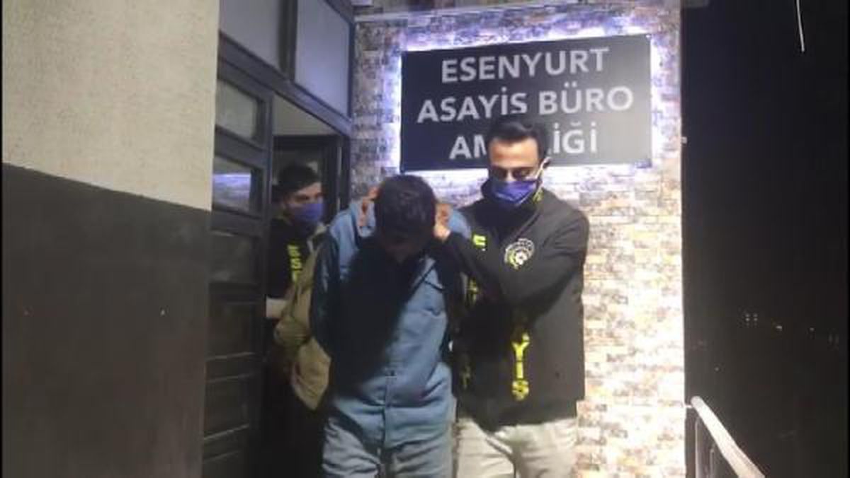 Afgan grup arasında çıkan kavgaya ait görüntüler ortaya çıktı, genci bıçaklayıp kaçan zanlılar yakalandı