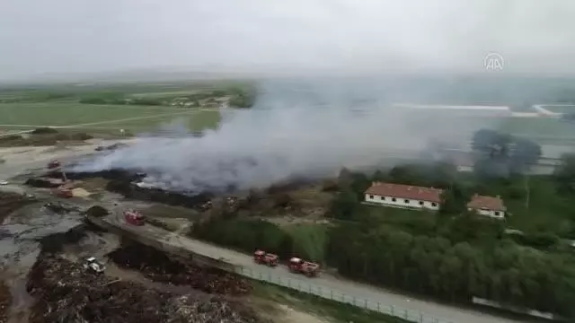 Son dakika... AFYONKARAHİSAR - Biyokütle enerji santralindeki yangın kontrol altına alındı Son dakika... AFYONKARAHİSAR - Biyokütle enerji santralindeki yangın kontrol altına alındı