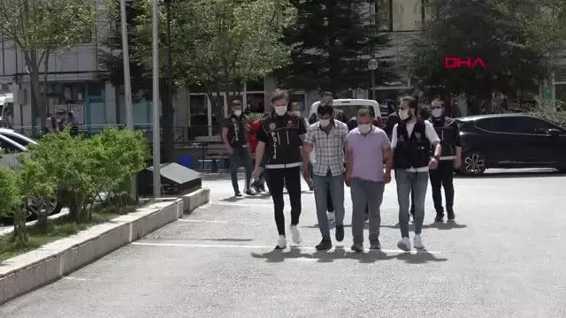 AFYONKARAHİSAR'DA UYUŞTURUCU OPERASYONUNA 5 TUTUKLAMA AFYONKARAHİSAR'DA UYUŞTURUCU OPERASYONUNA 5 TUTUKLAMA