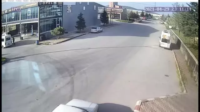 AFYONKARAHİSAR - 'Drift' yapan sürücü ile otomobil sahibine 12 bin 96 lira ceza AFYONKARAHİSAR - 'Drift' yapan sürücü ile otomobil sahibine 12 bin 96 lira ceza