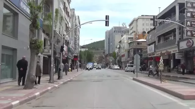 AFYONKARAHİSAR - 'Tam kapanma'ya uyuluyor AFYONKARAHİSAR - 'Tam kapanma'ya uyuluyor