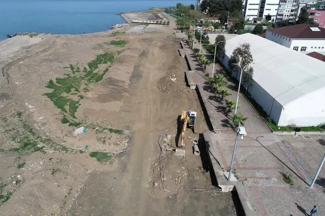 Akçaabat'a kesintisiz bisiklet ve yürüyüş yolu yapılıyor Akçaabat'a kesintisiz bisiklet ve yürüyüş yolu yapılıyor