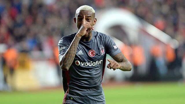 Aklı Beşiktaş'ta kalan Talisca, yine taraftarları heyecanlandıran bir paylaşım yaptı Aklı Beşiktaş'ta kalan Talisca, yine taraftarları heyecanlandıran bir paylaşım yaptı