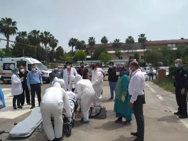 Son dakika haberi... AMBULANS HELİKOPTER KORONAVİRÜS HASTASI İÇİN HAVALANDI Son dakika haberi... AMBULANS HELİKOPTER KORONAVİRÜS HASTASI İÇİN HAVALANDI