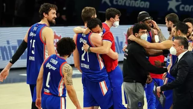 Anadolu Efes, Real Madrid'i eleyerek Euroleague'de Final-Four'a kaldı Anadolu Efes, Real Madrid'i eleyerek Euroleague'de Final-Four'a kaldı