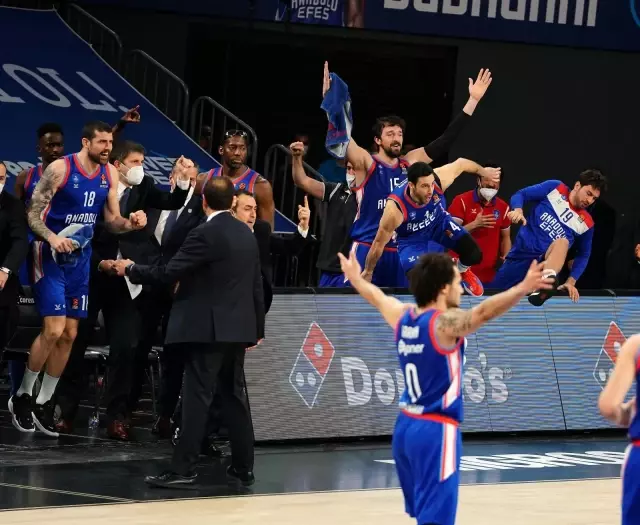 THY Euroleague'de Anadolu Efes, Real Madrid'i yenerek adını Final-Four'a yazdırdı THY Euroleague'de Anadolu Efes, Real Madrid'i yenerek adını Final-Four'a yazdırdı