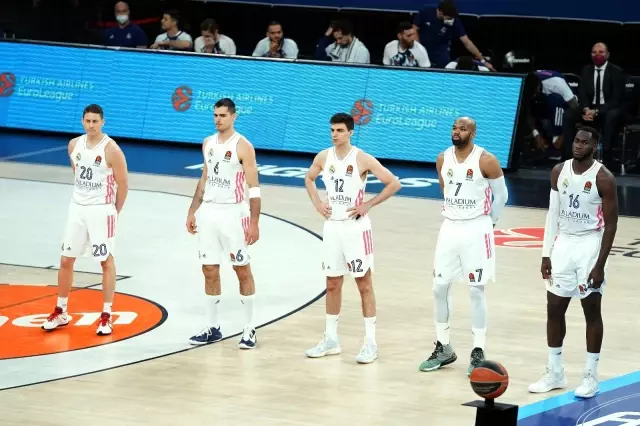 THY Euroleague'de Anadolu Efes, Real Madrid'i yenerek adını Final-Four'a yazdırdı THY Euroleague'de Anadolu Efes, Real Madrid'i yenerek adını Final-Four'a yazdırdı