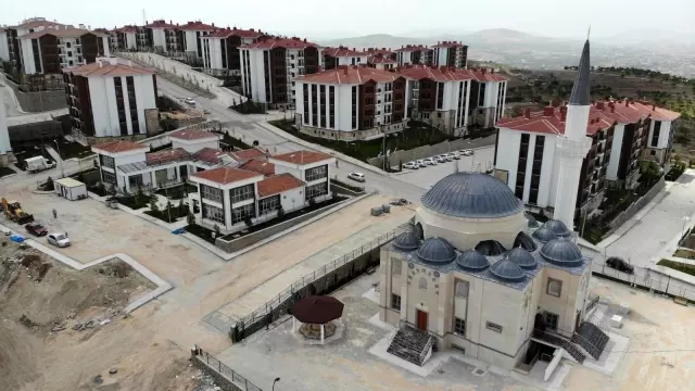 Anahtarlarını teslim alan depremzedeler: 'Evler harika' Anahtarlarını teslim alan depremzedeler: 'Evler harika'
