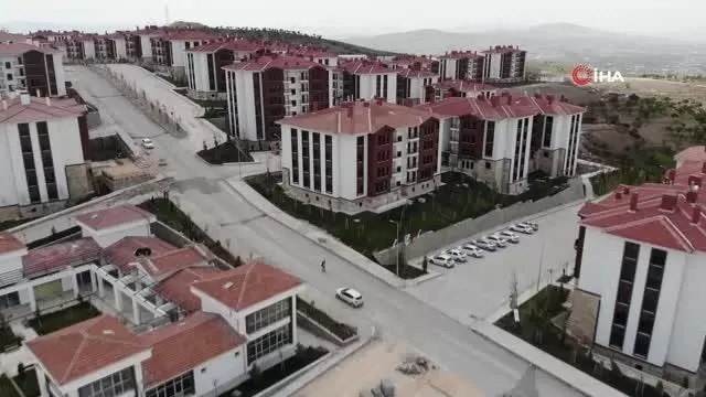 Anahtarlarını teslim alan depremzedeler: 'Evler harika' Anahtarlarını teslim alan depremzedeler: 'Evler harika'