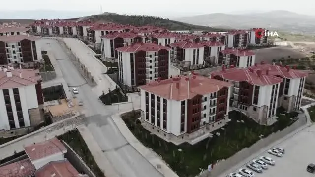 Anahtarlarını teslim alan depremzedeler: 'Evler harika' Anahtarlarını teslim alan depremzedeler: 'Evler harika'
