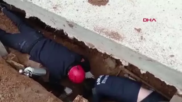 ANKARA KAZDIĞI ÇUKURA DÜŞEN KİŞİ, 2,5 SAATTE KURTARILDI ANKARA KAZDIĞI ÇUKURA DÜŞEN KİŞİ, 2,5 SAATTE KURTARILDI