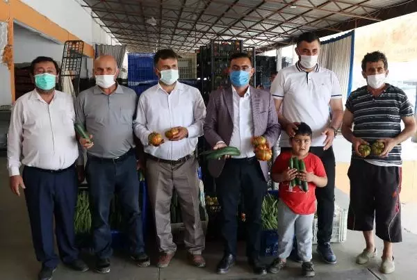 ANTALYA'DA SEKTÖR TEMSİLCİLERİNDEN 'SEMT PAZARLARI AÇILSIN' TALEBİ ANTALYA'DA SEKTÖR TEMSİLCİLERİNDEN 'SEMT PAZARLARI AÇILSIN' TALEBİ