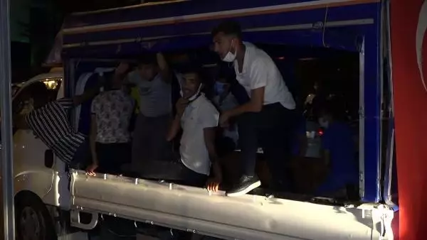 Son Dakika | ANTALYA'DA YÜZLERCE ROMAN'DAN 'CANER SARMAŞIK ŞEHİT SAYILSIN' KONVOYU Son Dakika | ANTALYA'DA YÜZLERCE ROMAN'DAN 'CANER SARMAŞIK ŞEHİT SAYILSIN' KONVOYU
