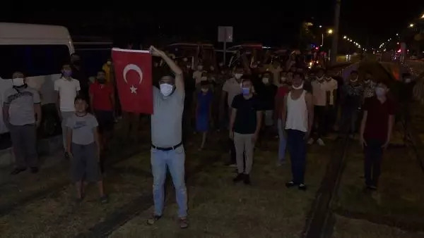 Son Dakika | ANTALYA'DA YÜZLERCE ROMAN'DAN 'CANER SARMAŞIK ŞEHİT SAYILSIN' KONVOYU Son Dakika | ANTALYA'DA YÜZLERCE ROMAN'DAN 'CANER SARMAŞIK ŞEHİT SAYILSIN' KONVOYU