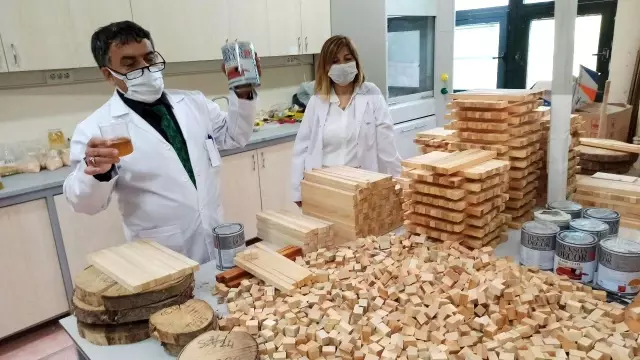 Artvin Çoruh Üniversitesi'nde aromatik bitkilerden ahşap malzeme koruyucusu üretildi Artvin Çoruh Üniversitesi'nde aromatik bitkilerden ahşap malzeme koruyucusu üretildi