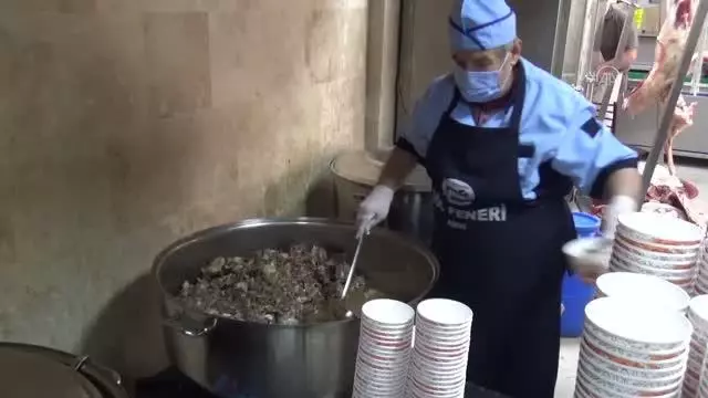 Aşevi, yaşlı ve engellilerin evlerine 11 yıldır sıcak AŞ ulaştırıyor Aşevi, yaşlı ve engellilerin evlerine 11 yıldır sıcak AŞ ulaştırıyor