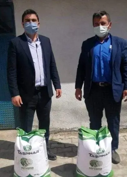 Aslanapa'da 3 köye kuru fasulye tohumu dağıtıldı Aslanapa'da 3 köye kuru fasulye tohumu dağıtıldı