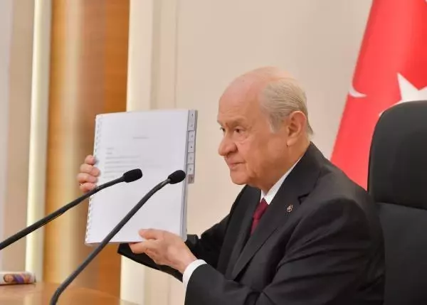 Bahçeli: 'Siyaseti gladyatör arenasına dönüştürmek akıl harcı değildir' Bahçeli: 'Siyaseti gladyatör arenasına dönüştürmek akıl harcı değildir'