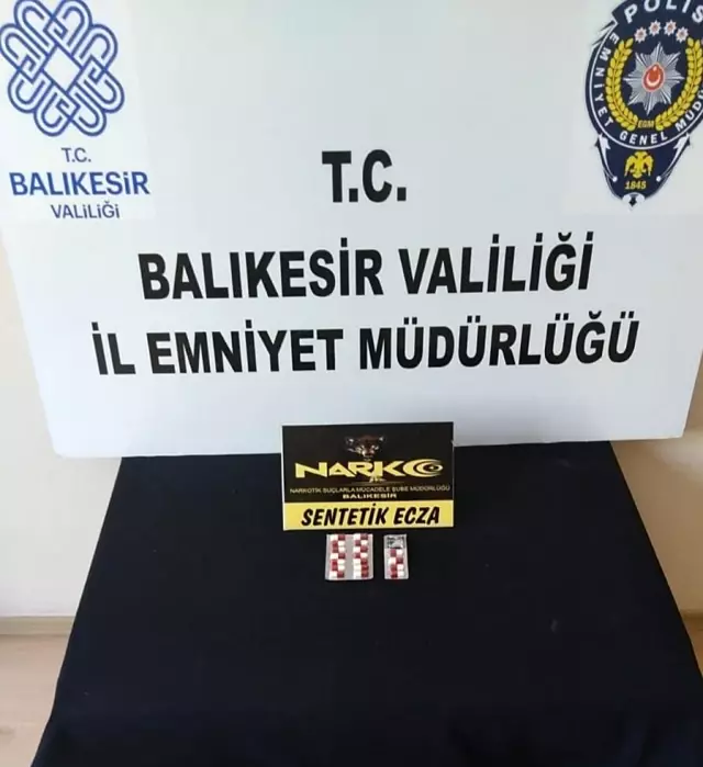 Balıkesir'de polis 15 şahsı gözaltına aldı Balıkesir'de polis 15 şahsı gözaltına aldı