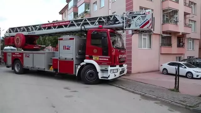 Son dakika haberleri! Balkona düşen ebabil kuşunu itfaiye kurtardı Son dakika haberleri! Balkona düşen ebabil kuşunu itfaiye kurtardı