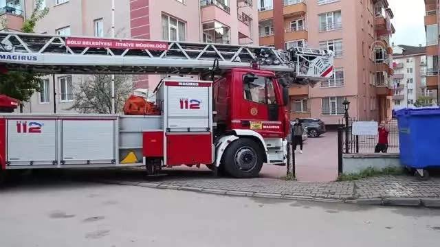 Son dakika haberleri! Balkona düşen ebabil kuşunu itfaiye kurtardı Son dakika haberleri! Balkona düşen ebabil kuşunu itfaiye kurtardı