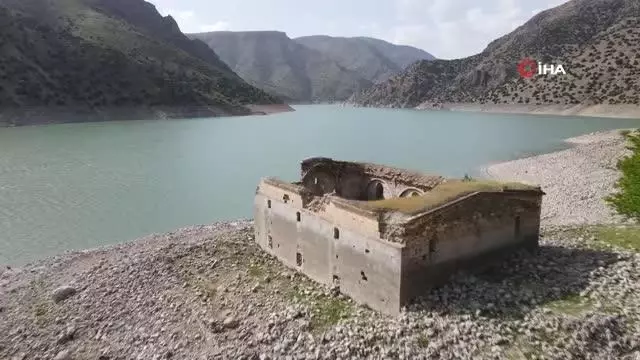 - Barajda sular çekildi tarihi kilise tamamen gün yüzüne çıktı - Barajda sular çekildi tarihi kilise tamamen gün yüzüne çıktı