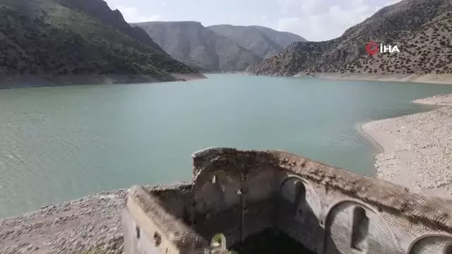 - Barajda sular çekildi tarihi kilise tamamen gün yüzüne çıktı - Barajda sular çekildi tarihi kilise tamamen gün yüzüne çıktı