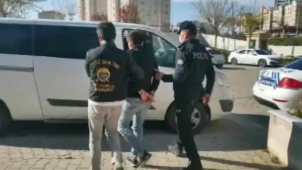 BAŞAKŞEHİR'DE BİSİKLET ÇALAN ŞÜPHELİ KAMERADA BAŞAKŞEHİR'DE BİSİKLET ÇALAN ŞÜPHELİ KAMERADA