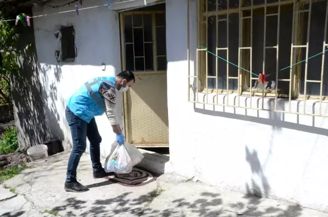 Başkan Üçok: 'İhtiyaç sahibi ailelerimizin her zaman yanındayız' Başkan Üçok: 'İhtiyaç sahibi ailelerimizin her zaman yanındayız'
