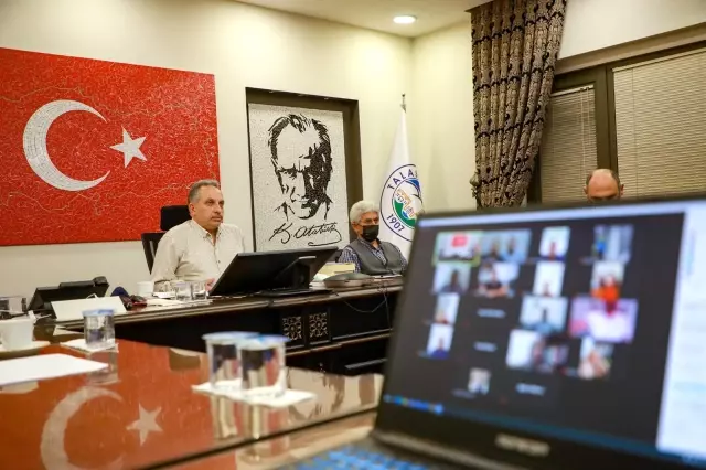 Talas Belediye Başkanı Yalçın, 'Başkan Mahallemizde' ile evlere konuk oldu Talas Belediye Başkanı Yalçın, 'Başkan Mahallemizde' ile evlere konuk oldu