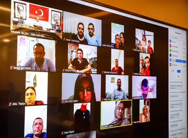 Talas Belediye Başkanı Yalçın, 'Başkan Mahallemizde' ile evlere konuk oldu Talas Belediye Başkanı Yalçın, 'Başkan Mahallemizde' ile evlere konuk oldu
