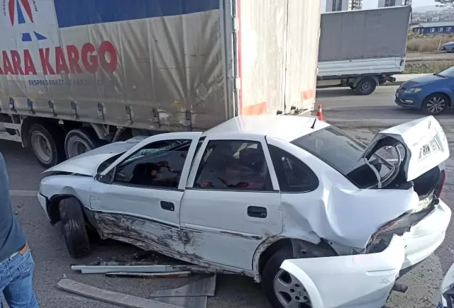 Son dakika haber: Başkent'te zincirleme kaza: 2 yaralı Son dakika haber: Başkent'te zincirleme kaza: 2 yaralı