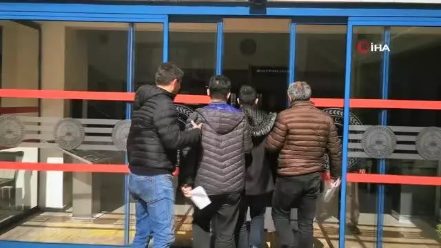 - Bayrampaşa'da iki kardeşe yapılan saldırıya ilişkin davaya devam edildi- Tutuklu sanık: 'Sanık Can Kölan gözdağı vermemizi söylemişti' - Bayrampaşa'da iki kardeşe yapılan saldırıya ilişkin davaya devam edildi- Tutuklu sanık: 'Sanık Can Kölan gözdağı vermemizi söylemişti'