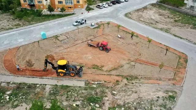Bekdik Mahallesindeki park yenileniyor Bekdik Mahallesindeki park yenileniyor