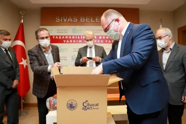 Sivas Belediyesi'nden Ramazan desteği: 10 bin kişiye ödeme yapılacak Sivas Belediyesi'nden Ramazan desteği: 10 bin kişiye ödeme yapılacak
