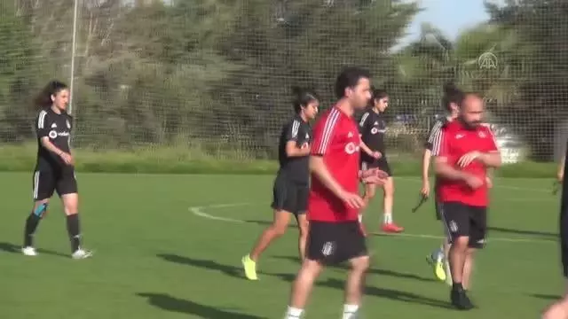 Beşiktaşlı kadın futbolcu Seda, azmi ve yeteneğiyle milli formayı terletmenin gururunu yaşıyor Beşiktaşlı kadın futbolcu Seda, azmi ve yeteneğiyle milli formayı terletmenin gururunu yaşıyor