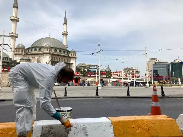 Beyoğlu'nda kaldırımlar renkleniyor Beyoğlu'nda kaldırımlar renkleniyor