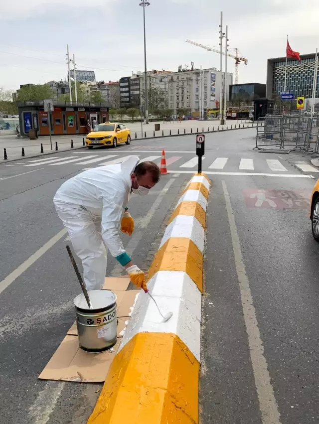 Beyoğlu'nda kaldırımlar renkleniyor Beyoğlu'nda kaldırımlar renkleniyor