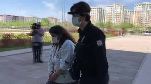 Son dakika! Bıçakla öldürülen kişinin oğlu ve eşi gözaltına alındı Son dakika! Bıçakla öldürülen kişinin oğlu ve eşi gözaltına alındı