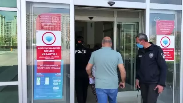 Son dakika! Bıçakla öldürülen kişinin oğlu ve eşi gözaltına alındı Son dakika! Bıçakla öldürülen kişinin oğlu ve eşi gözaltına alındı