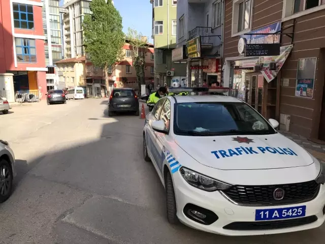 Bilecik'te otomobilin çarptığı çocuk yaralandı Bilecik'te otomobilin çarptığı çocuk yaralandı