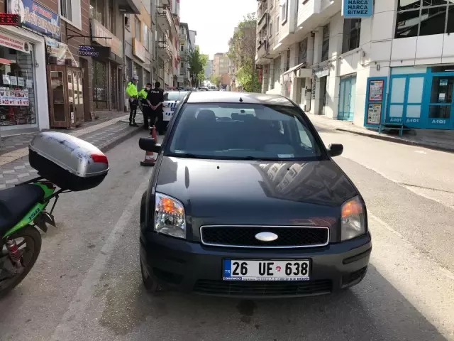 Bilecik'te otomobilin çarptığı çocuk yaralandı Bilecik'te otomobilin çarptığı çocuk yaralandı