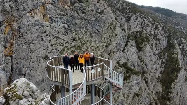 Bin 200 metrelik kanyon kısıtlamaya rağmen boş kalmıyor Bin 200 metrelik kanyon kısıtlamaya rağmen boş kalmıyor