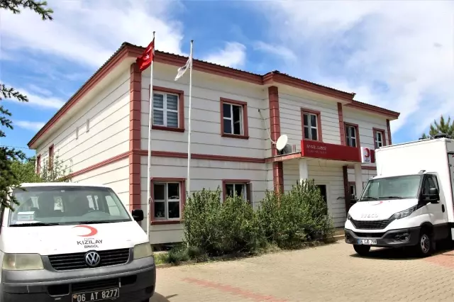 Bingöl'de kazanlar ihtiyaç sahipleri için kaynıyor, yemekler evlere ulaştırılıyor Bingöl'de kazanlar ihtiyaç sahipleri için kaynıyor, yemekler evlere ulaştırılıyor