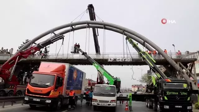 Büyükçekmece'de yıkılma riski taşıyan üst geçit kaldırıldı Büyükçekmece'de yıkılma riski taşıyan üst geçit kaldırıldı