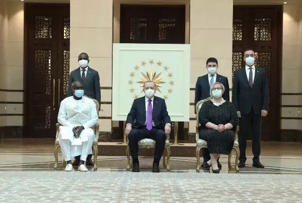 Büyükelçilerden Cumhurbaşkanı Erdoğan'a güven mektubu Büyükelçilerden Cumhurbaşkanı Erdoğan'a güven mektubu