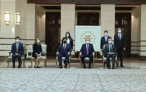 Büyükelçilerden Cumhurbaşkanı Erdoğan'a güven mektubu Büyükelçilerden Cumhurbaşkanı Erdoğan'a güven mektubu
