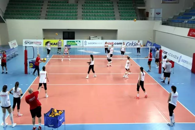 Can Dehrioğlu: 'Oldukça yetenekli, geleceği olan sporcular var' Can Dehrioğlu: 'Oldukça yetenekli, geleceği olan sporcular var'